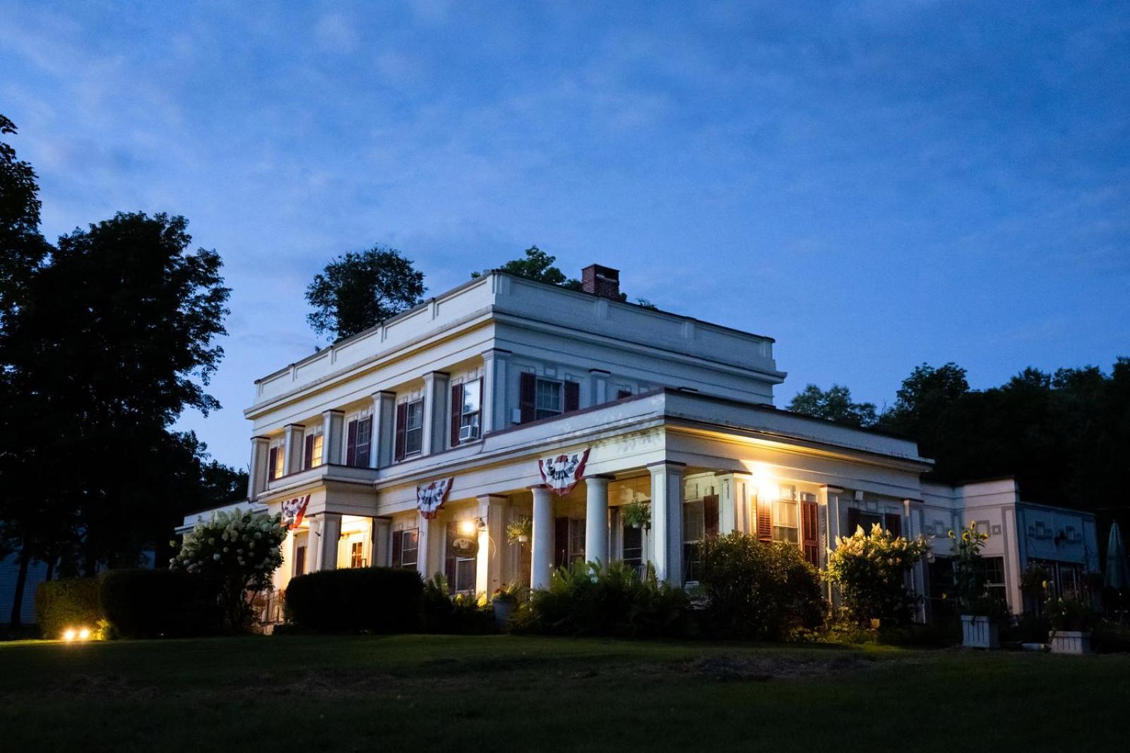Arlington Inn & Spa Exterior photo